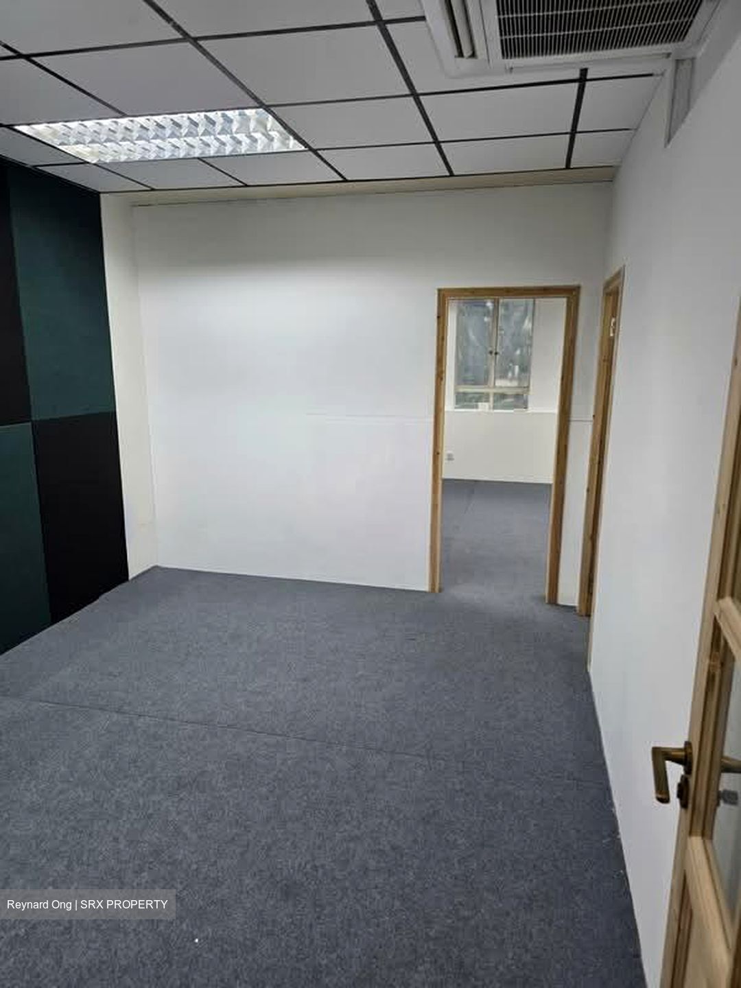 Kheng Chiu Building (D7), Office #558257921